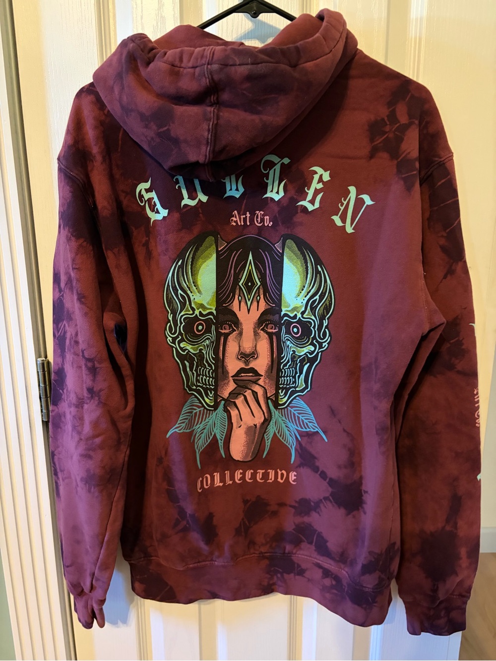 Men's Burgundy Tie-Dye Graphic Hoodie with Back Art